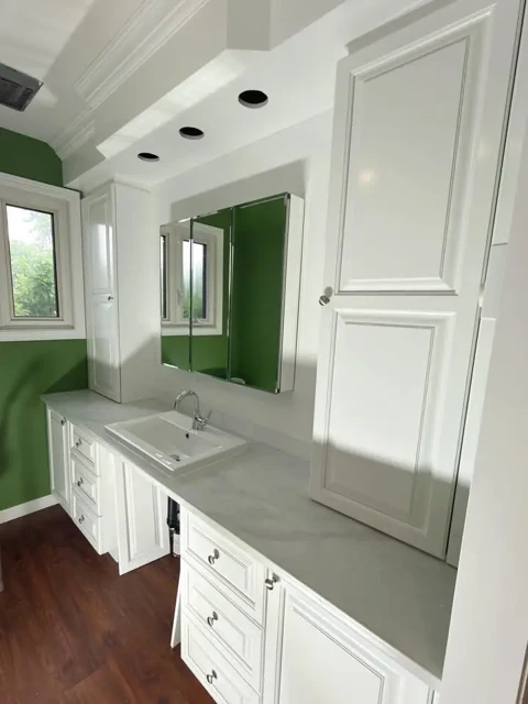 Après — Mobilier de salle de bain remis à neuf